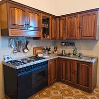 cucina angolare in legno