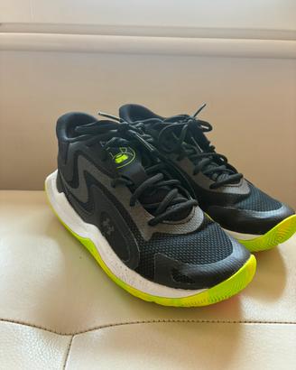 Scarpe bambino Under Armour UA Jet 25 GS