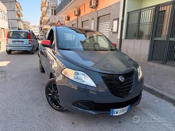 Lancia Ypsilon 1.3 MJT 5 porte Momodesign Full