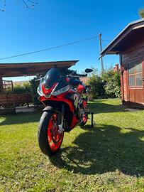 Aprilia Tuono 660