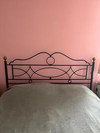 Letto in ferro battuto e poltroncina Cantori