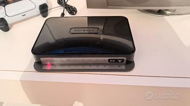 Modem Router (ADSL 2+) NETGEAR DGN 2200 V4