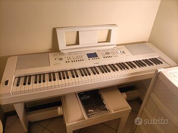 Pianoforte Yamaha DGX-650 Bianco