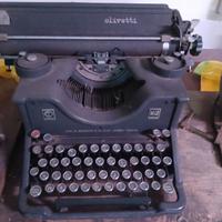 Macchina da scrivere Olivetti M40