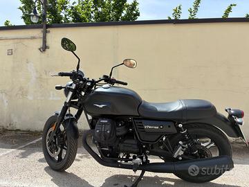 Moto Guzzi V7 stone III 2018