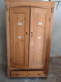 Armadio in abete