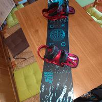 tavola snowboard con attacchi