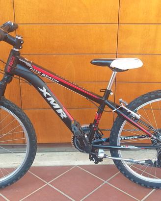 1 Mountain bike + 1 bici da città leggere la desc.