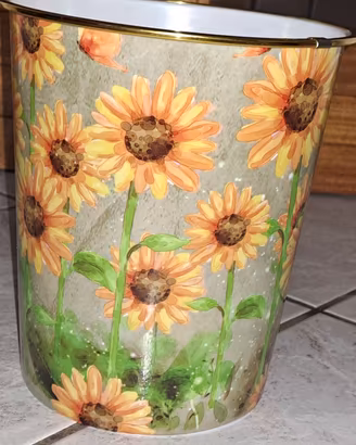 vaso con girasoli in plastica nuovo