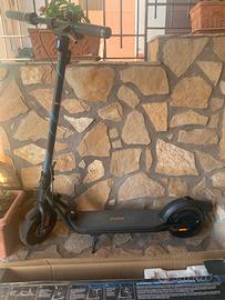 Monopattino elettrico Ninebot Kick Scooter F2