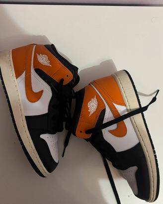 AIR JORDAN 1 MID