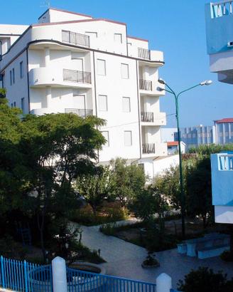 Appartamenti al Mare con giardino