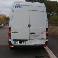 Vendesi mercedes Sprinter 313 cdi con cella a zero