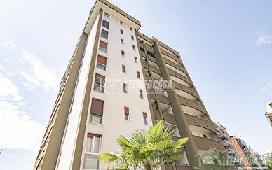 AMPIO QUADRILOCALE CON DOPPI SERVIZI!