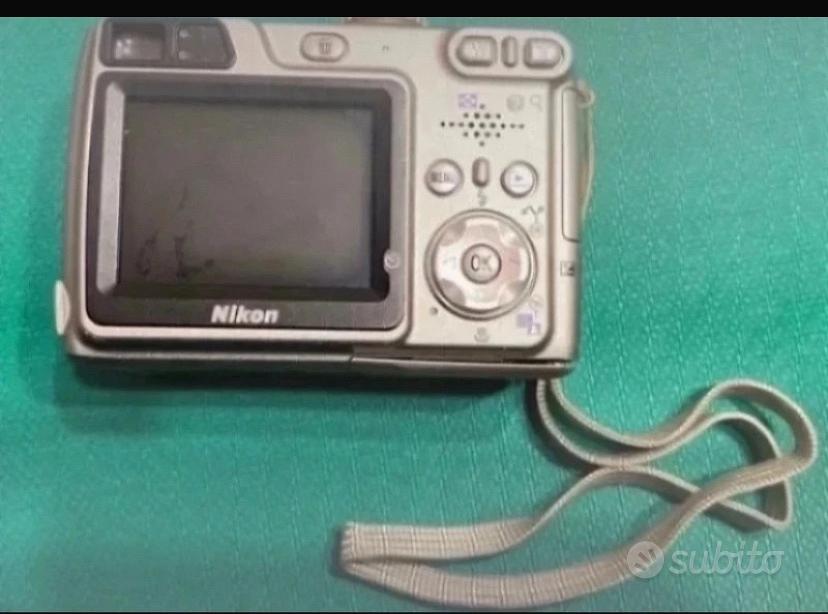 Nikon Coolpix A900 Fotocamera Digitale Compatta 20,3MP Zoom 35x – Usato Dal Giappone