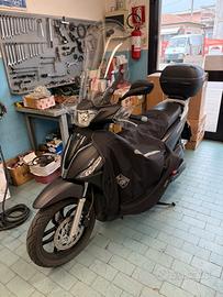 Kymco people S 200