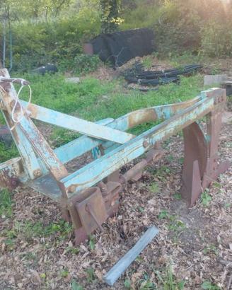 Aratro Bivomere a sollevatore