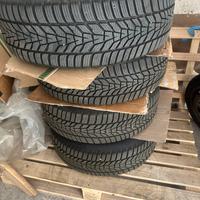 Cerchi completi 225/60/18” Toyota, invernali