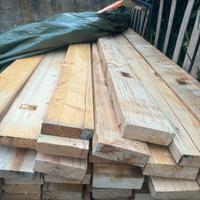 Tavole in legno grezzo