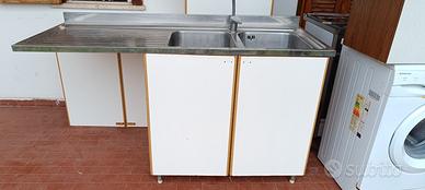 cucina completa di cappa e lavandino 
