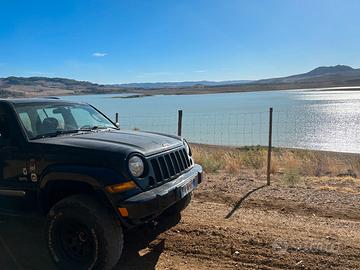 Jeep Cherokee Kj Liberty 65Th edizione