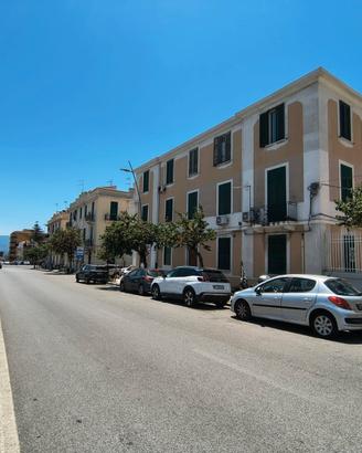 Trilocale oltre accessori sul Viale Europa