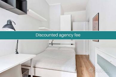 Stanza in appartamento di 105 m² a Milano