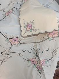 tovaglia rotonda 170 cm ricamata a mano +8 tovagli