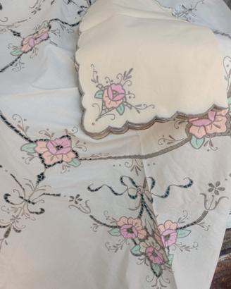 tovaglia rotonda 170 cm ricamata a mano +8 tovagli