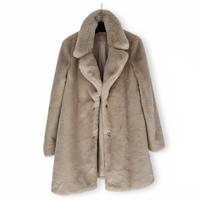 Cappotto in ecopelliccia beige