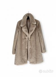 Cappotto in ecopelliccia beige