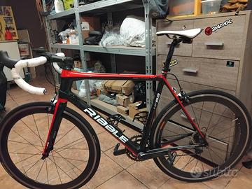 Bici da corsa dedacciai tutta in carbonio