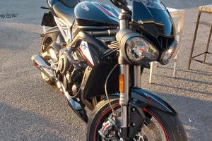 triumph street triple 765 RS