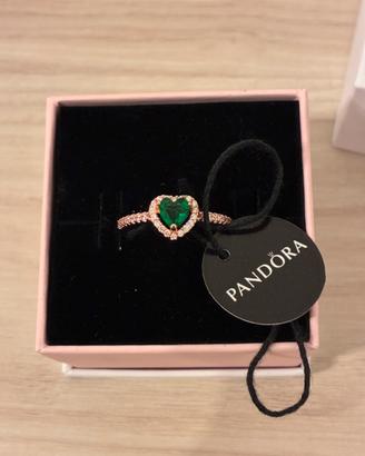 Anello Pandora cuore verde taglia 52