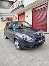 Lancia Ypsilon 1.3 MJT 75 CV Unyca