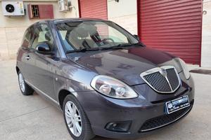 Lancia Ypsilon 1.3 MJT 75 CV Unyca