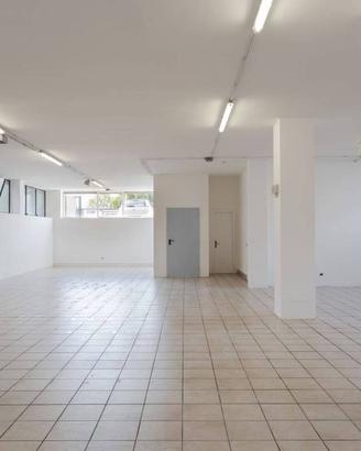 Immobile di 250 m² con 1 locale a Concorezzo