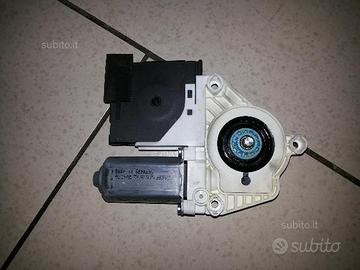 Serratura e motorino passat 2006 ant. dx