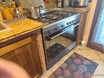 Cucina a Gas SMEG 5 fuochi e forno a gas 90x60