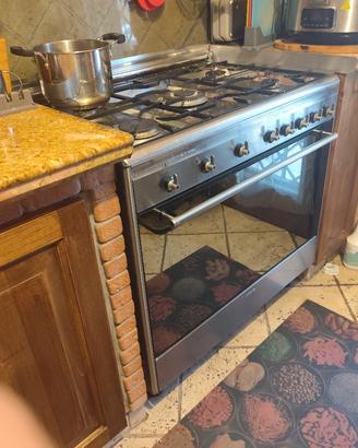 Cucina a Gas SMEG 5 fuochi e forno a gas 90x60