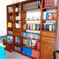 libreria e credenza