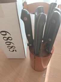 set coltelli da cucina con elegante ceppo in legno