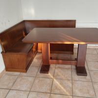 Tavolo con panca ad angolo in legno massello