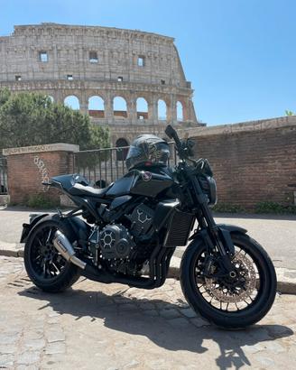 Cb 1000 r black edition