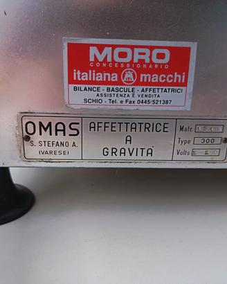 Affettatrice professionale OMAS 300 a gravità 