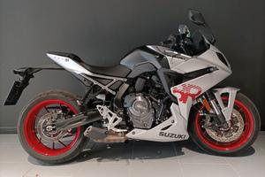 Suzuki GSX-8R OPERAZIONE 50%