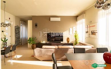 COMPLESSO IMMOBILIARE COMPOSTO DA DUE APPARTAMENTI