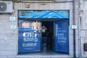 NEGOZIO A MOLA DI BARI