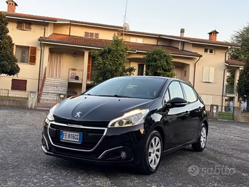 Peugeot 208 PureTech 82 5p. GPL Allure