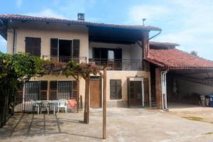 casa con 2 appartamenti 